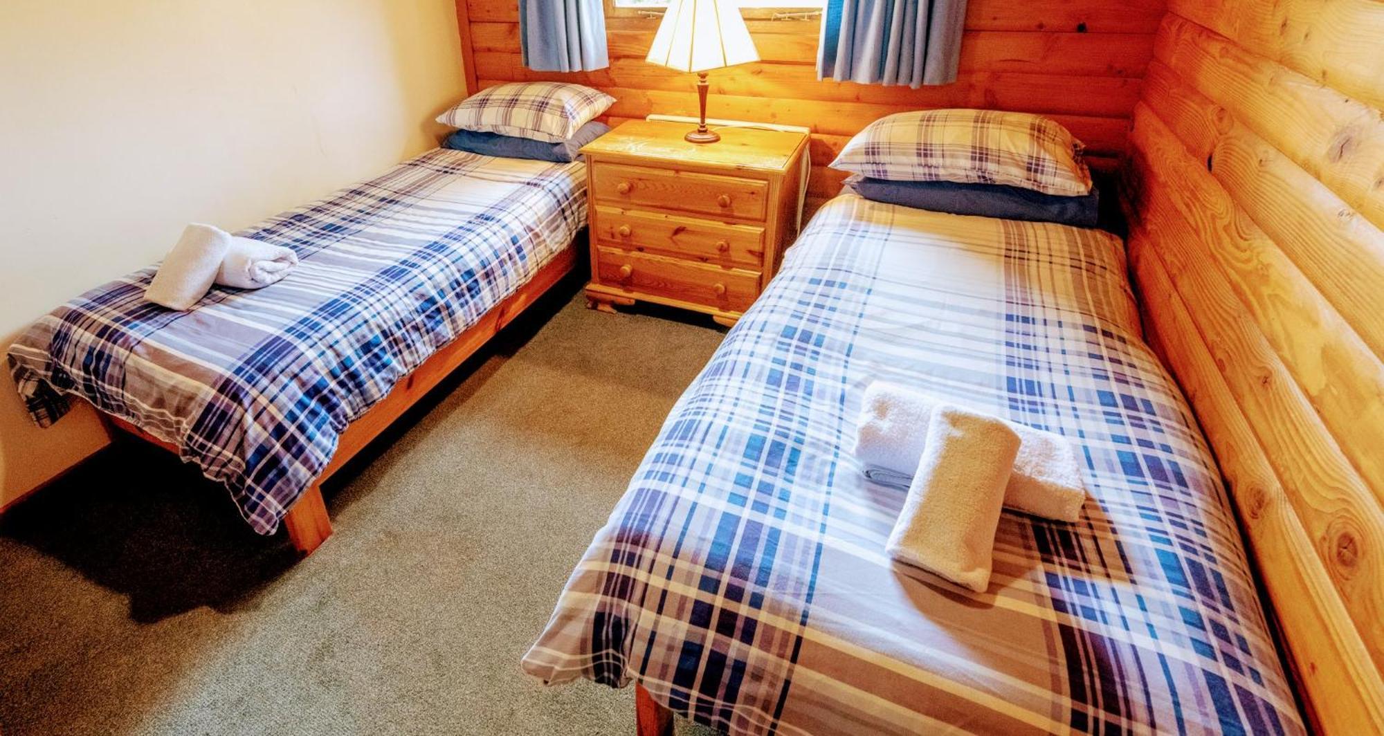 Loch Insh Chalets Ltd Кинкрейг Экстерьер фото