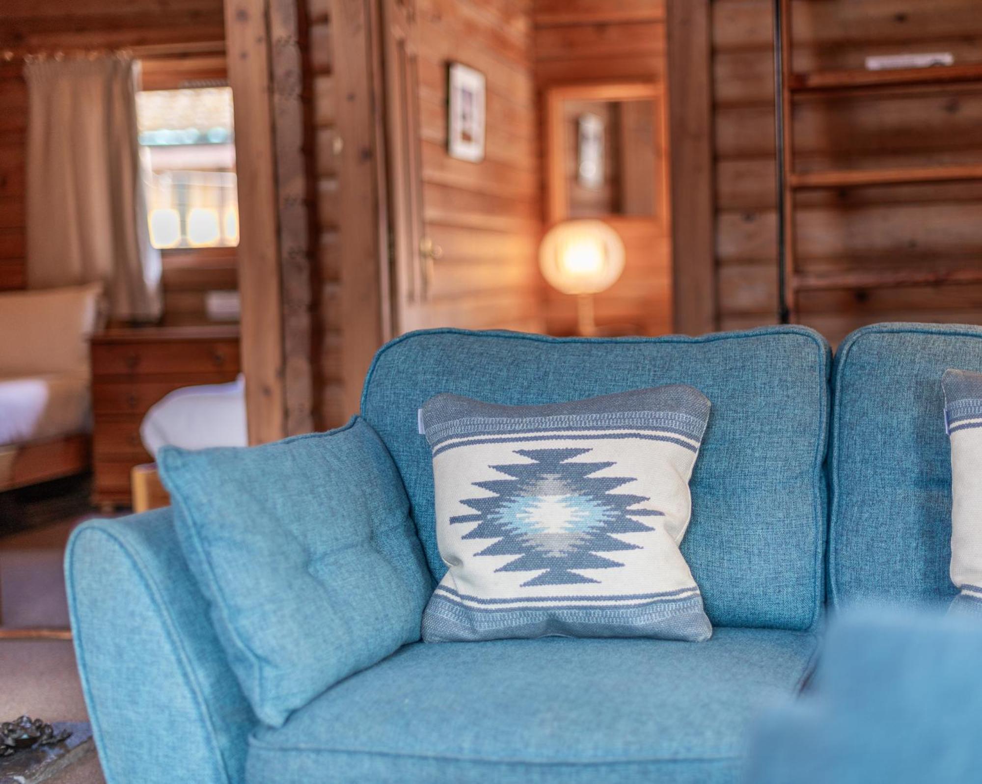 Loch Insh Chalets Ltd Кинкрейг Экстерьер фото