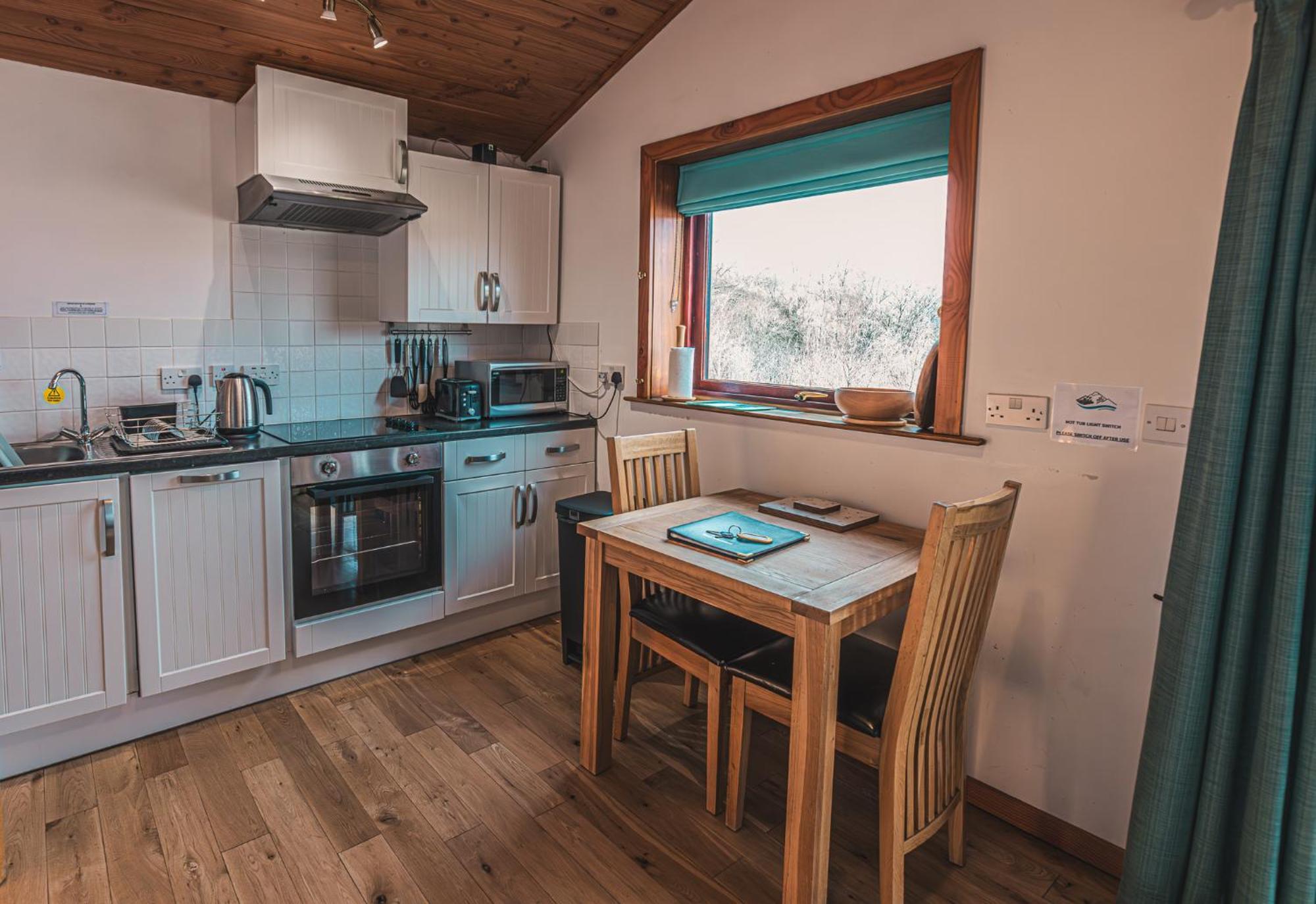 Loch Insh Chalets Ltd Кинкрейг Экстерьер фото