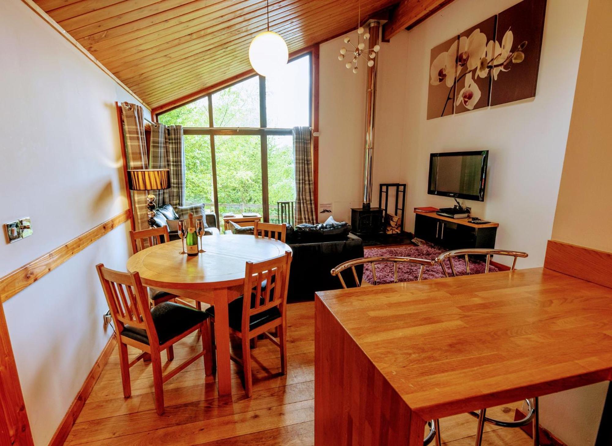 Loch Insh Chalets Ltd Кинкрейг Экстерьер фото