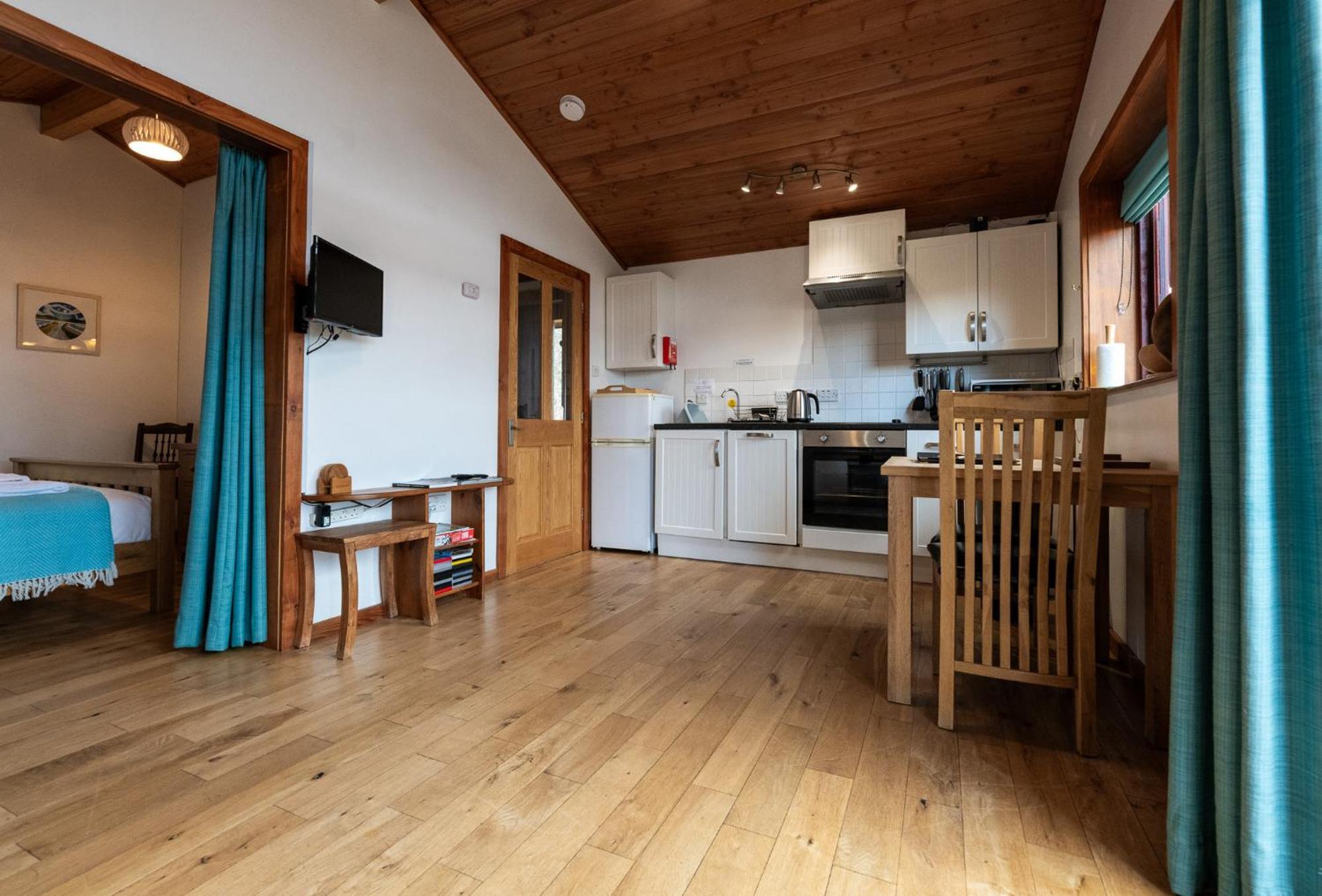 Loch Insh Chalets Ltd Кинкрейг Номер фото