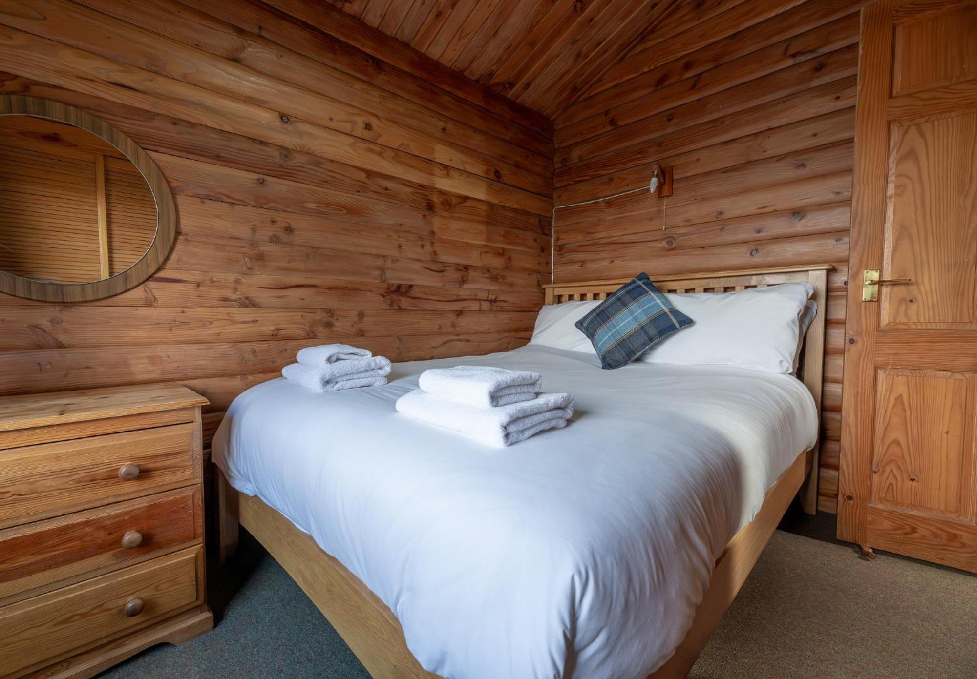 Loch Insh Chalets Ltd Кинкрейг Номер фото